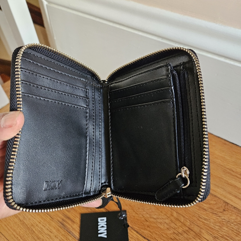 DKNY Wallet Velita Small Zip around - Picture 8 of 11